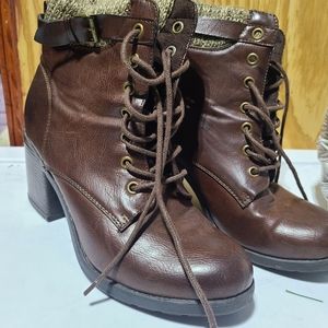 Brown boots size 8